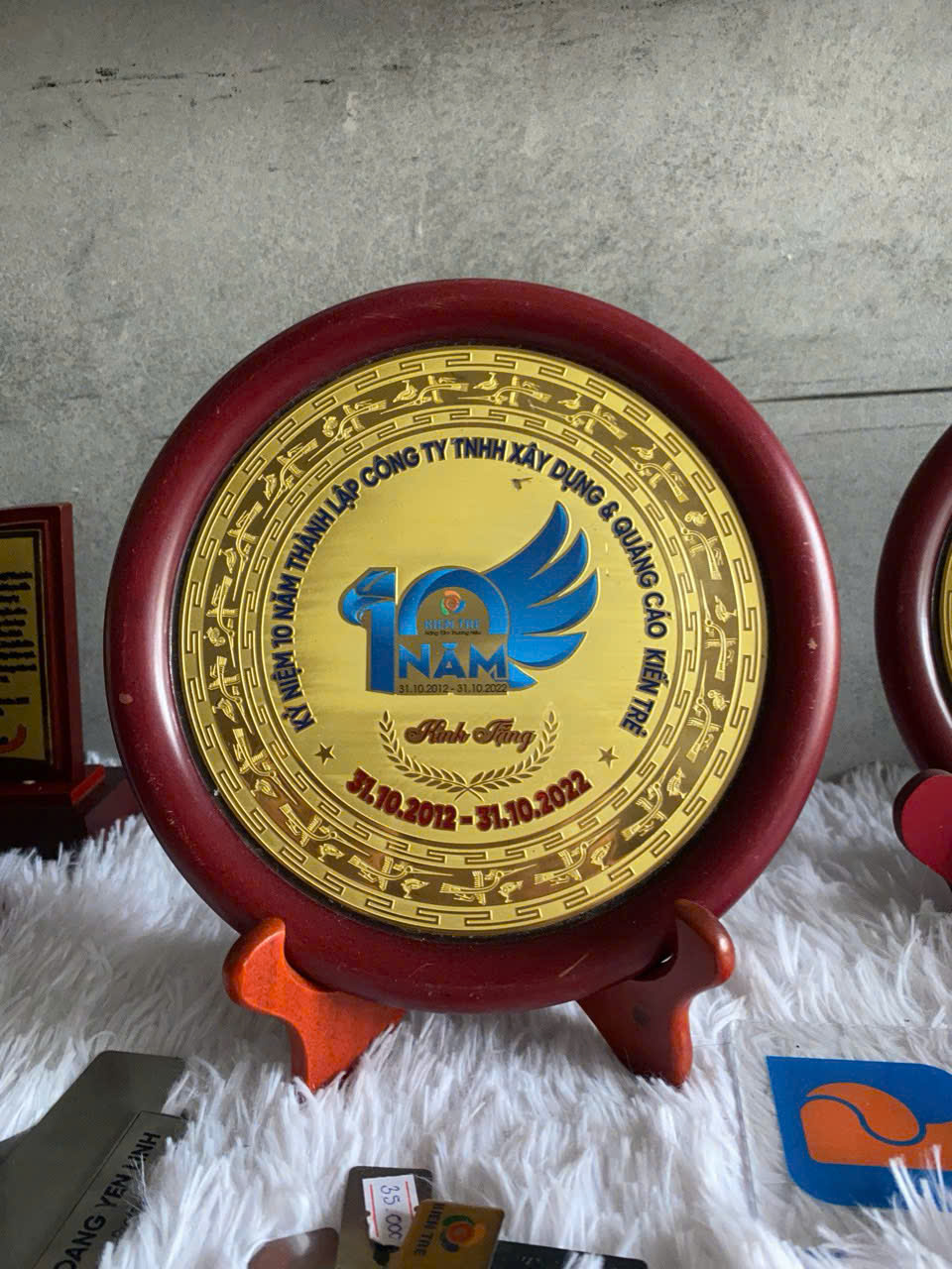 Quà tặng doanh nghiệp bằng mica kim loại